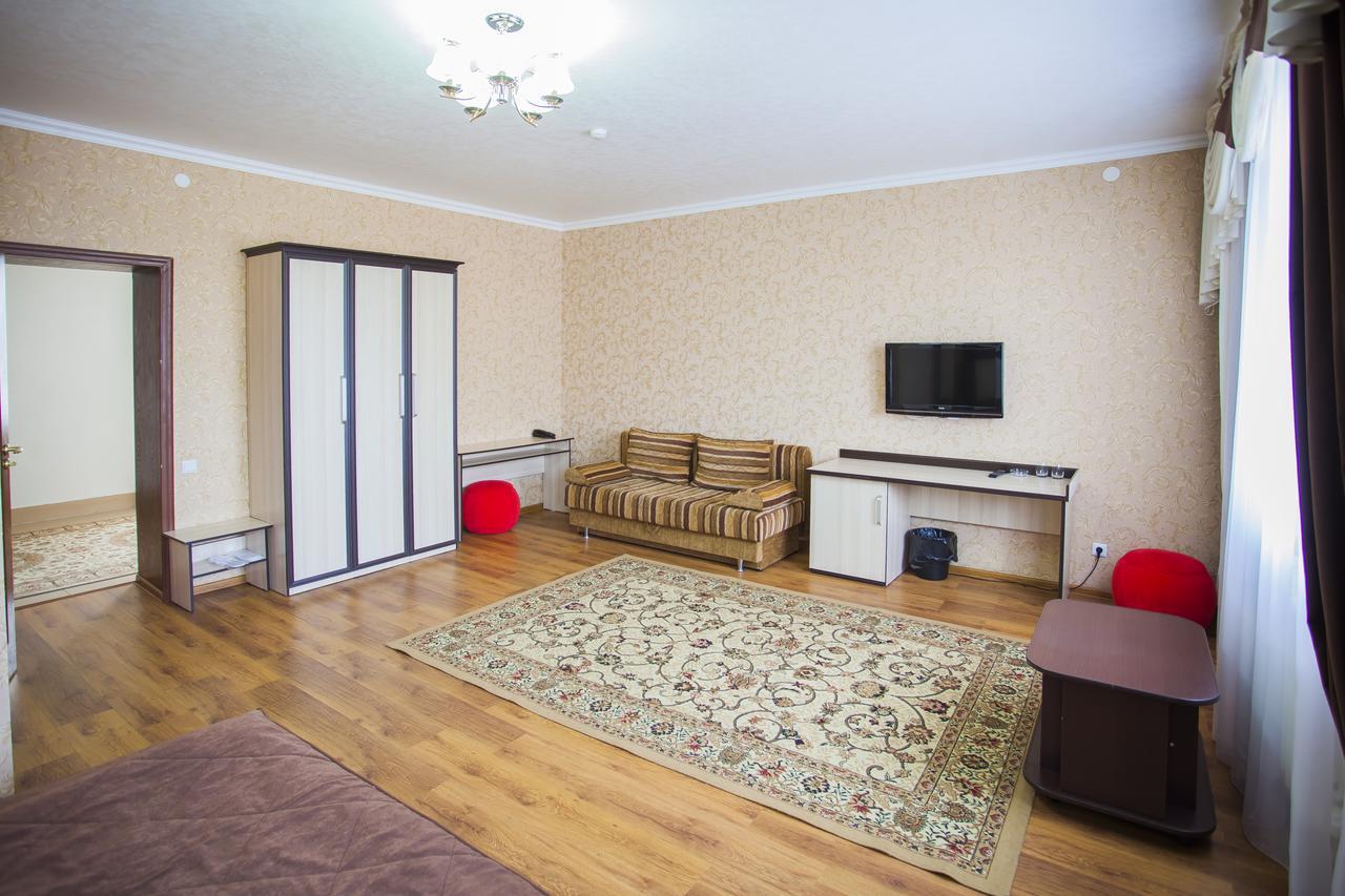 Jumbaktas Borovoe Hotel エクステリア 写真